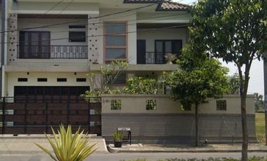 Rumah Nyaman &amp; Asri Tengah Kota 2 Lt Type 250 LT 370 M2 , Perumahan Batununggal, Kodya Bandung.