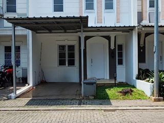 Hot Rent. Rumah cantik Vanya Park Azura, BSD