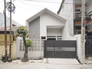 Rumah Hadap Utara 15 Mnt ke Summarecon Bekasi SHM Siap KPR J-39394