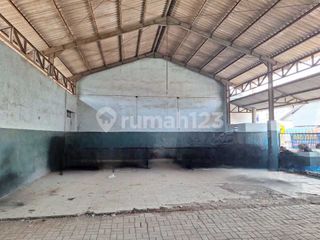 Gudang Terbuka di Pusat Brebes