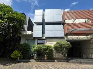 Disewakan Rumah Cocok untuk Kantor/Klinik/Resto di Sisingamaraja Kebayoran Baru