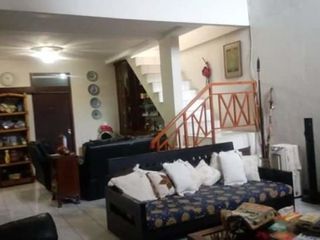 Hitung tanah saja !!! Rumah di Siliwangi dekat Dipatiukur, Cihampelas, Dago Bandung