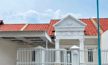 2116 Jual Rumah Gaya Classic di Sidoarjo Puri Surya Cluster Athena