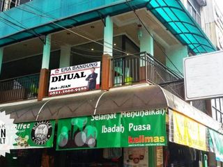 Ruko di jalan utama Sudirman pusat kota bandung