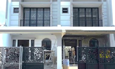 Fr24 Jual Rumah Minimalis 2 Lantai di Surabaya Sutorejo Prima