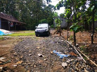 Rumah barat bandara Adi Sumarmo