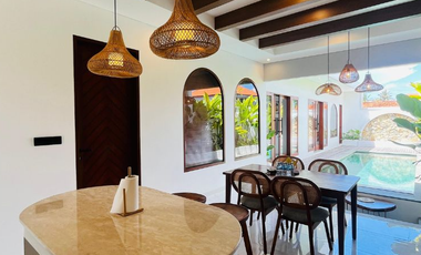 VILLA MODERN TROPICAL DI CEPAKA MENGWI BADUNG