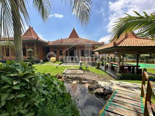 Rumah Villa Javanesse Style dengan Kebun nan Luas di Purwakarta Cocok Untuk Berlibur Ataupun Dijadikan Resto Tradisional