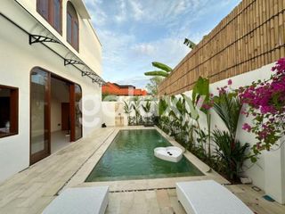 VILLA BAGUS 2 LANTAI DI CALISTA TAMAN BARUNA SARI JIMBARAN BADUNG, BALI