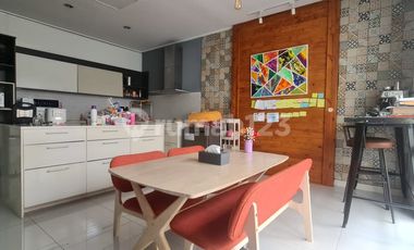 Rumah Langka di Foresta BSD, Depan  kolam renang Cluster