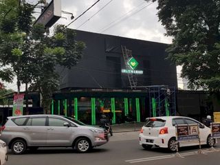 Ruko pinggir jalan utama Pasirkaliki Bandung dekat istana plaza