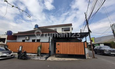 Rumah Dekat Pintu Tol Kukusan Beji