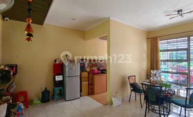 Rumah 2 Lantai di Cluster Castilla BSD