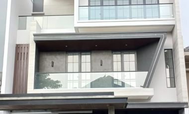 CW05 Jual Rumah 3 Lantai Alam Hijau Citraland Surabaya