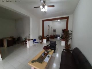 Rumah Jl Opak Pusat kota Sangat bagus buat usaha cafe, Siap Huni, Strategis