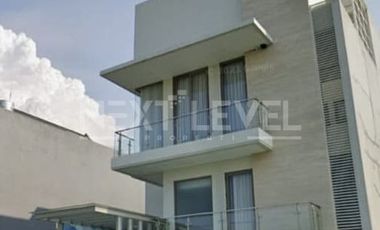 Dijual Rumah Minimalis Siap Huni di Pakuwon Indah Surabaya
