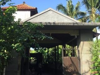 DIJUAL RUMAH CANTIK 4 KAMAR TIDUR DI BADUNG