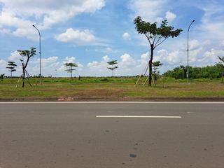 Kavling Komersial siap bangun lokasi Prime depan theme park dekat tol di BSD City