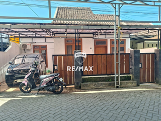 DIJUAL CEPAT! RUMAH SIAP HUNI KONSEP MINIMALIS MODERN PERUM.PURI BRAWIJAYA-BANYUWANGI