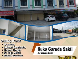dijual ruko 3 lt lokasi pinggir jalan garuda sakti km 2
