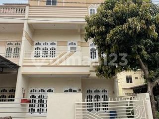 Disewakan Rumah 4 Lantai - Komplek Jemadi Permai