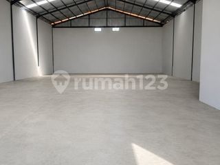 Gudang Baru Dekat Terminal Bus