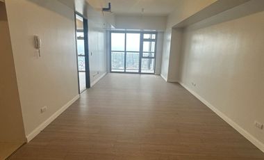 SEMI-PENTHOUSE 1-Bedroom Condo Unit in Park Triangle, BGC FOR SALE
