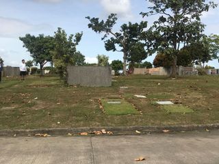 PREMIUM MEMORIAL LOT- Double Niche (8 lot) for SALE at MANILA MEMORIAL PARK in DASMARIÑAS, CAVITE!