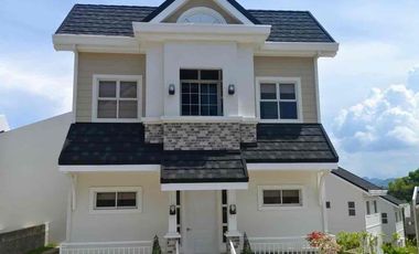 American Inspired Homes 4Bedroom House and Lot for sale Single Detached in Tubod Minglanilla Cebu