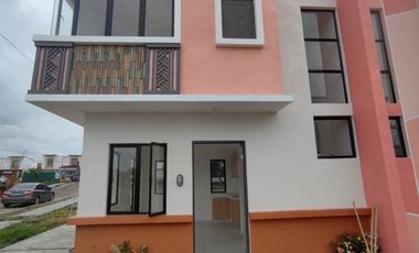 3 Bedroom, 2 Toilet and Bath with 2 Carport Duplex