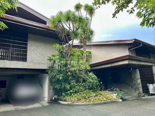 1178 square meters lot with an old property for sale in Dasmariñas Village, Makati