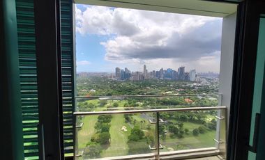 8 forbes BGC - 3BR - For SALE