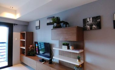 Premium View! Icon Plaza BGC - 1 Bdrm w Parkg & Balcony