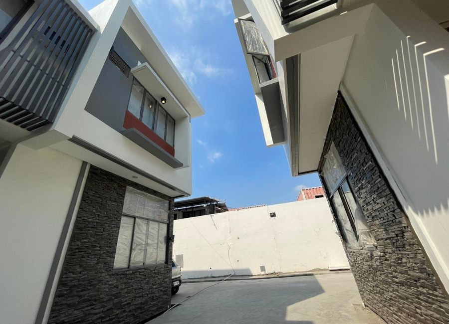 Pristine townhouse FOR SALE in Project 8 Quezon City -Keziah | Lamudi ...
