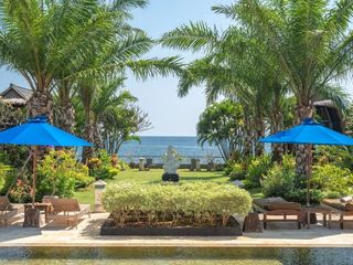 Dijual Villa Dipinggir Pantai Lovina Bali