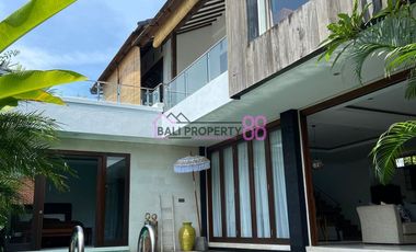 Jual villa umalas kerobokan lt 300 m2