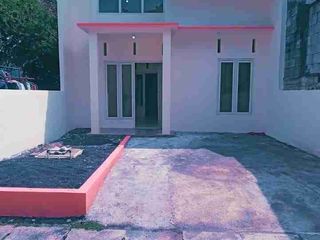 Dijual Rumah Baru Lokasi Gunung Anyar Surabaya 

Spesifikasi :

- Luas Tanah 70m2
- Tipe 45
- Dimensi 6x11,67
- 2 Kamar Tidur 
- 1 Kamar Mandi 
- Row