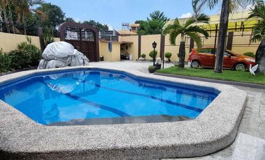 Corner Lot with  Bungalow House & Lot with pool for SALE in Malabanias Angeles City Pampanga