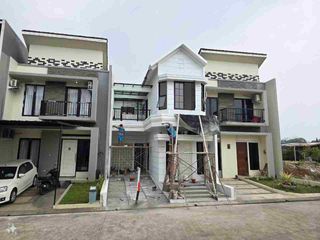 Rumah Baru Dua Lantai Diskon 200jt September Terbatas