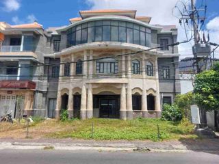 Gedung baru strategis Tukad Unda Renon Denpasar Bali