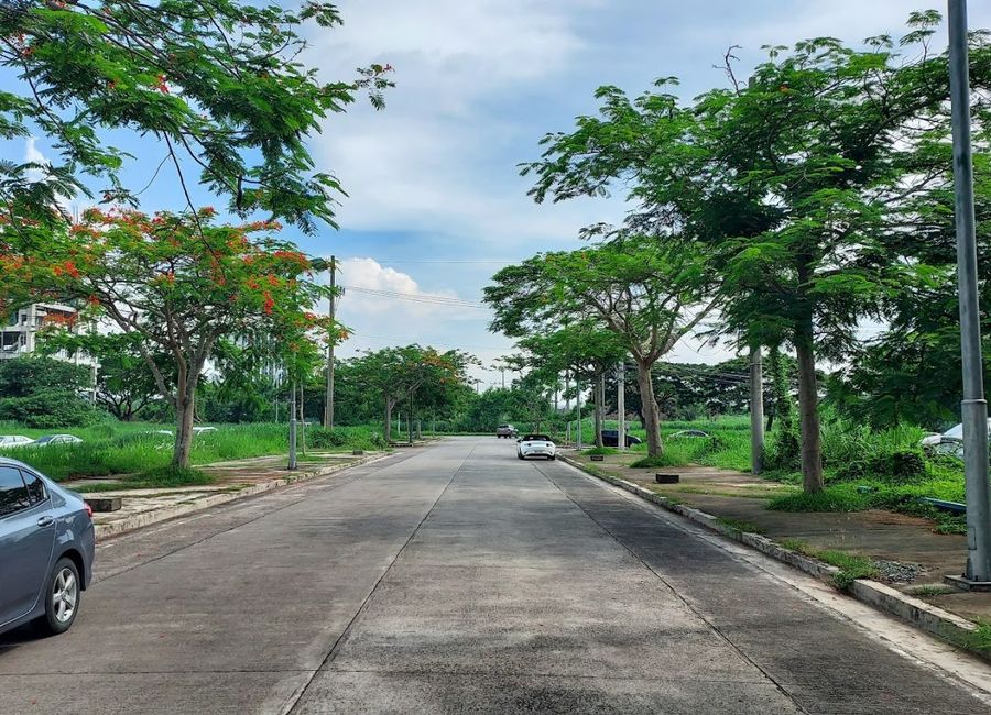 Greenfield Parkway, Loma, Biñan, Laguna