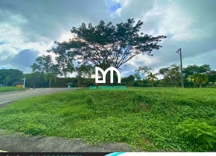 Paseo de Enrile, Splendido Taal Residential Golf & Country Club, Laurel, Batangas