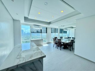 SUPER RUSH SALE 2BR Unit at Bellagio Tower BGC