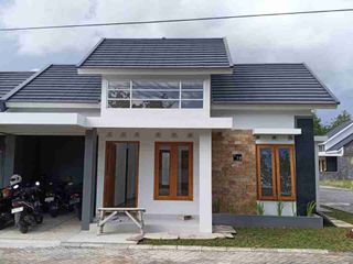 RUMAH HANYA 3 MENIT KE PASAR PLAYEN DI LOGANDENG PLAYEN GUNUNGKIDUL