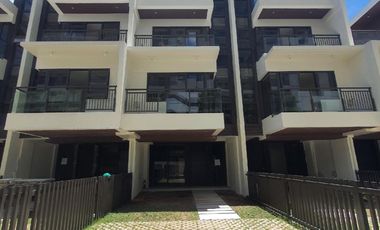 5BR Luxury Townhouse in Nuliv Townvillas at Acqua near Rockwell, Mandaluyong City FOR SALE