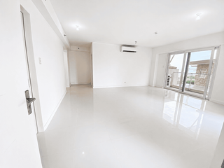 FOR SALE Furnished 3 Bedroom Unit with Parking at Oak Harbor Residences