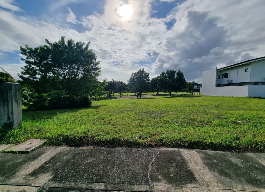Riverbend, Malitlit, Santa Rosa, Laguna image 3