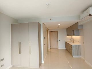 FS: Studio Unit at The Empress in Capitol Commons, Pasig.