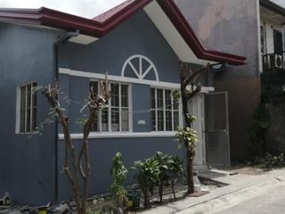 Affordable 2-Bedroom corner lot House w/ Parking