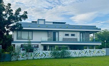 5-Bedroom Modern Fairway House for sale in Manila Southwoods